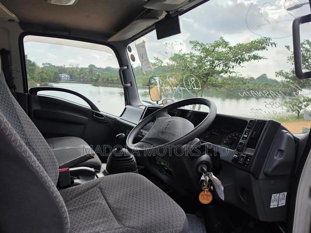 Isuzu NPR Freezers Body - thumbnail 12