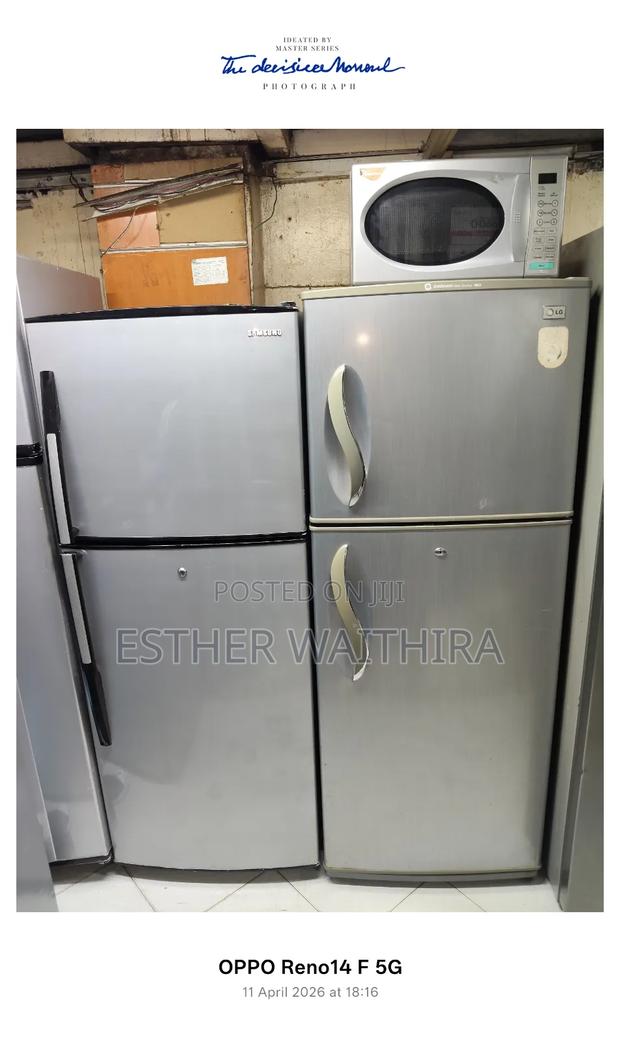 Super Clean Fridge in Good Working Condition - thumbnail 2