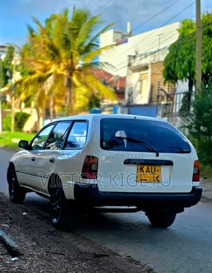 Toyota Corolla Station Wagon 1999 White