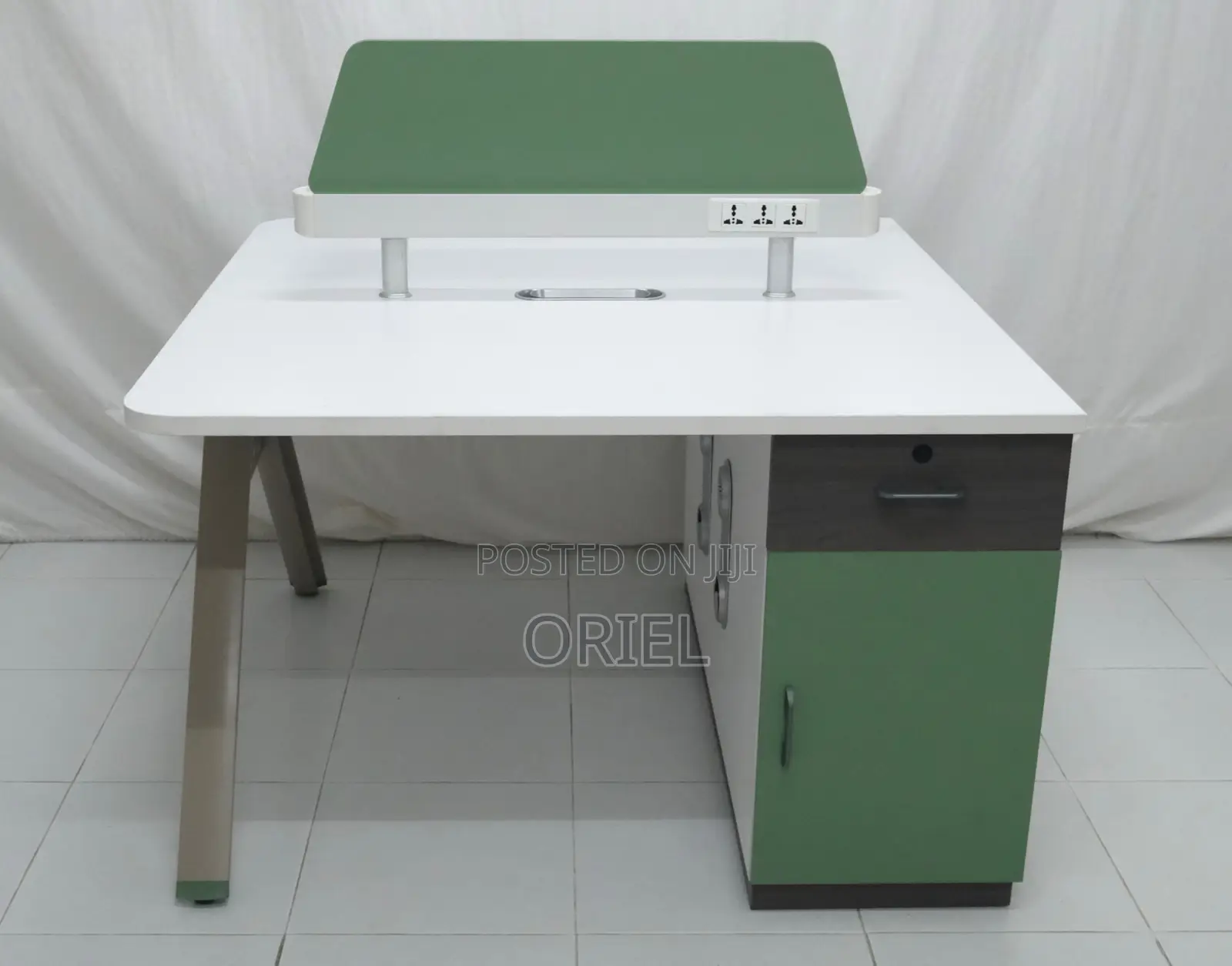 Office Workstation : 2-Seater Office Minimalist Workstation
