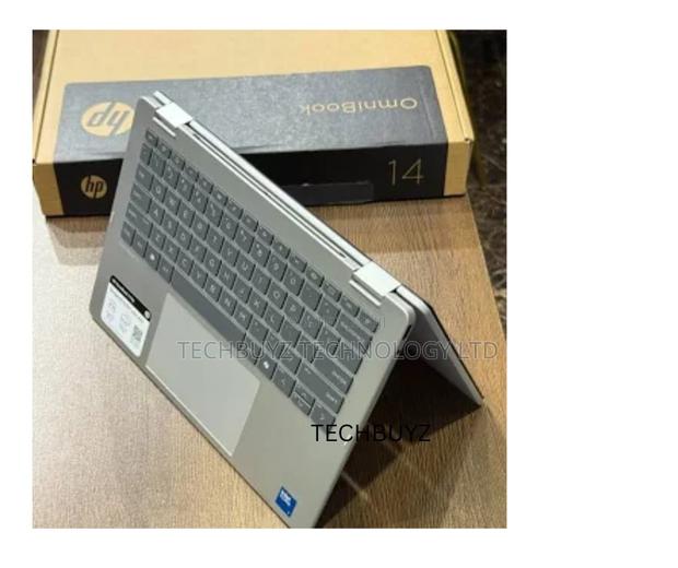 New Laptop HP OmniBook 5 14" 16GB Intel Core 7 SSD 512GB