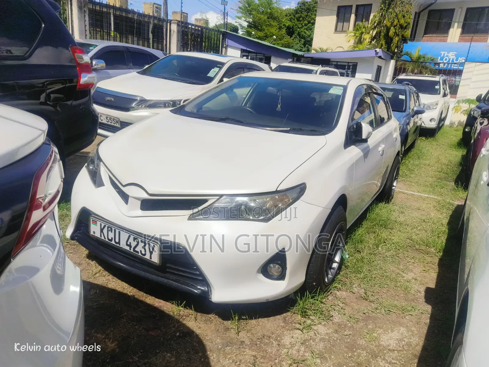 Toyota Auris 2012 White