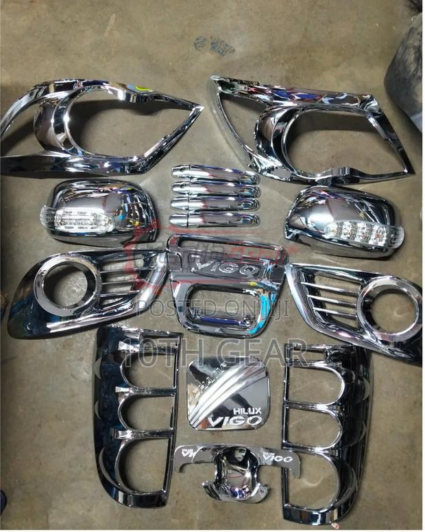 Chrome Kit Hilux Vigo 2005