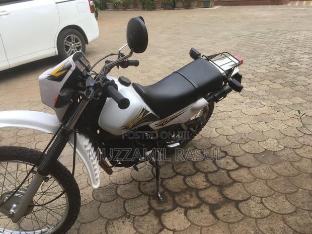 Yamaha DT175 2023 White - thumbnail 3