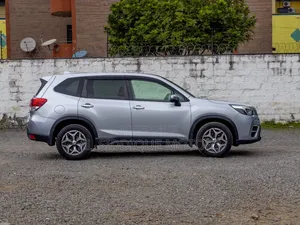 Subaru Forester Base AWD 2019 Silver