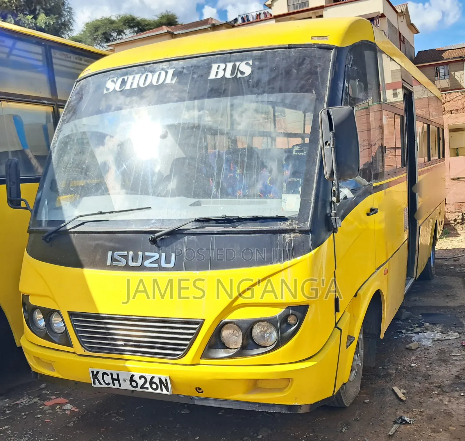 Isuzu NQR 2016 Yellow