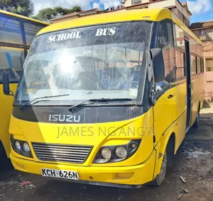 Isuzu NQR 2016 Yellow
