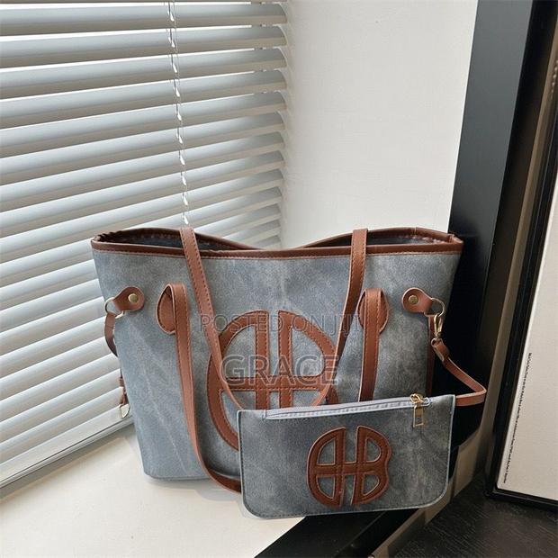 Fashionable Denim Handbag Durable and Spacious for Daily Use - thumbnail 2