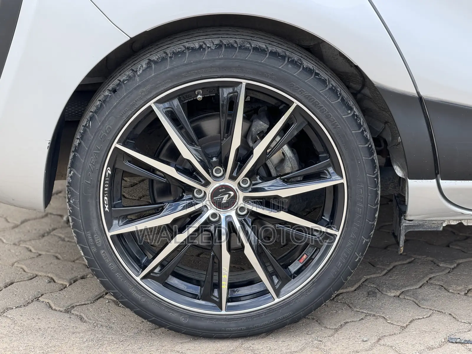 Toyota Sienta 2019 Silver