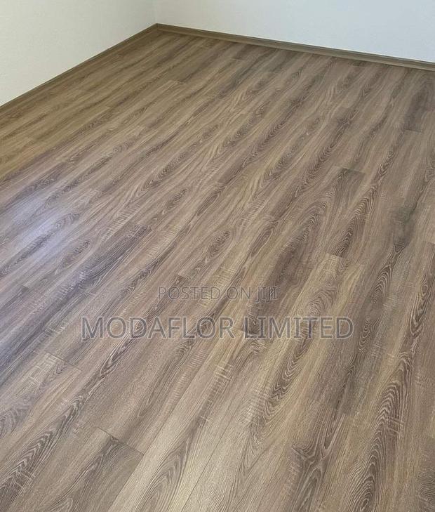 Wood Look Vinyl Carpet for Stylish and Affordable Floor Finishing