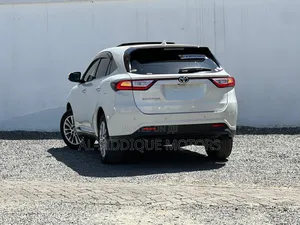Toyota Harrier 2.0 2019 Brown