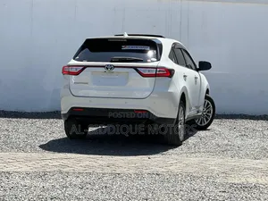 Toyota Harrier 2.0 2019 Brown