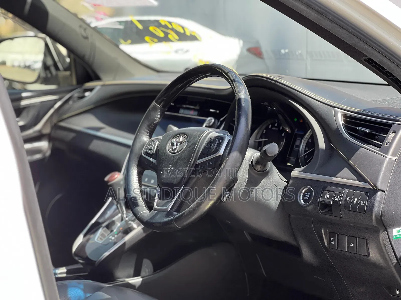 Toyota Harrier 2.0 2019 Brown