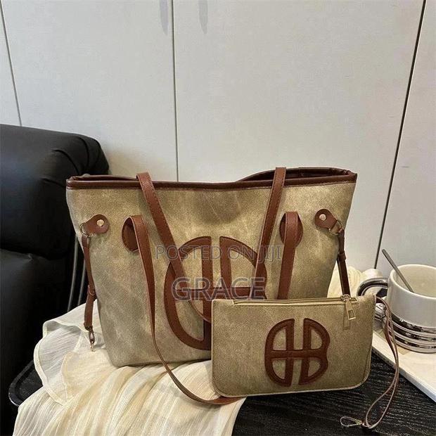 Fashionable Denim Handbag Durable and Spacious for Daily Use