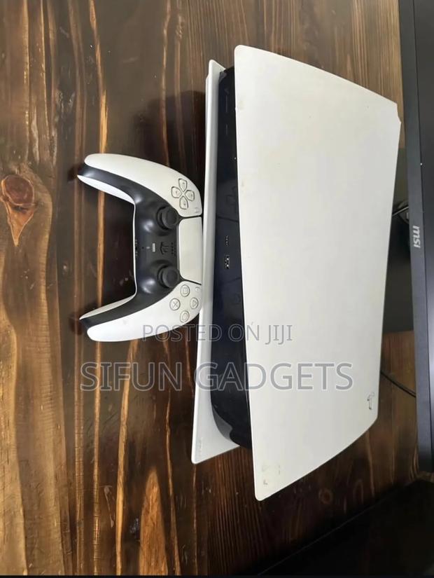 Ps5 Standard Slightly Used! Perfect Condition.Original Controller