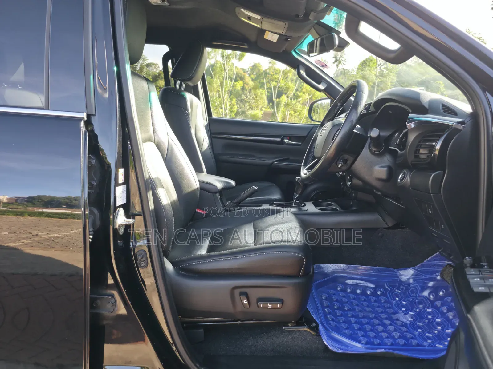 Toyota Hilux 2019 Black
