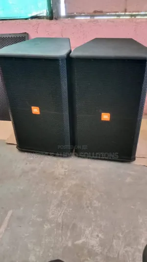 8 Channels Powered Mixer - (2) JBL Mid Range Speakers - BNK Bk9 System