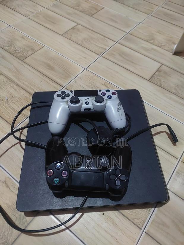 Playstation 4 - thumbnail 5
