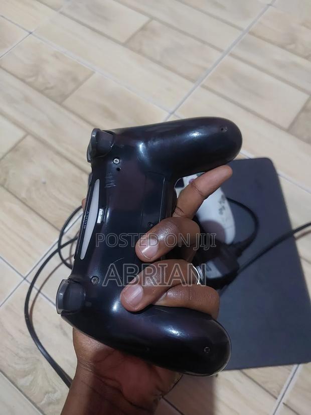 Playstation 4 - thumbnail 9