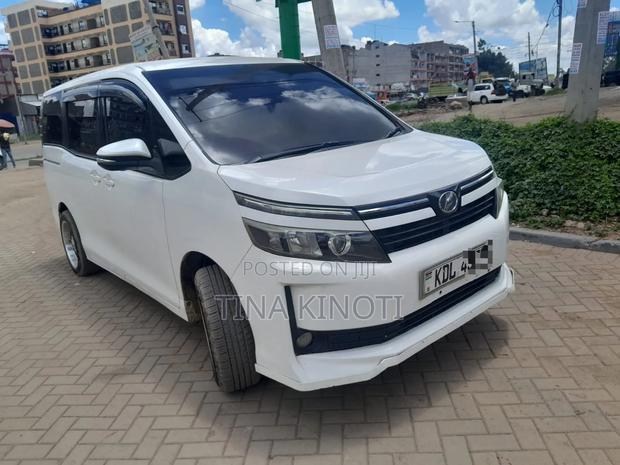 Toyota Voxy 2016 White