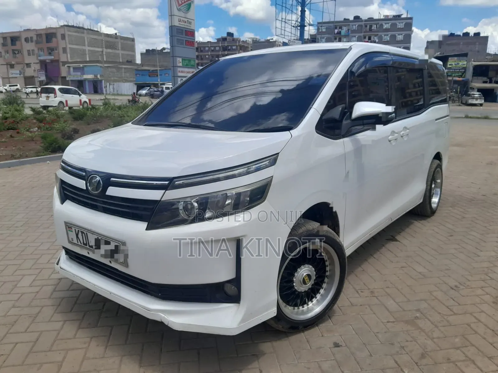 Toyota Voxy 2016 White