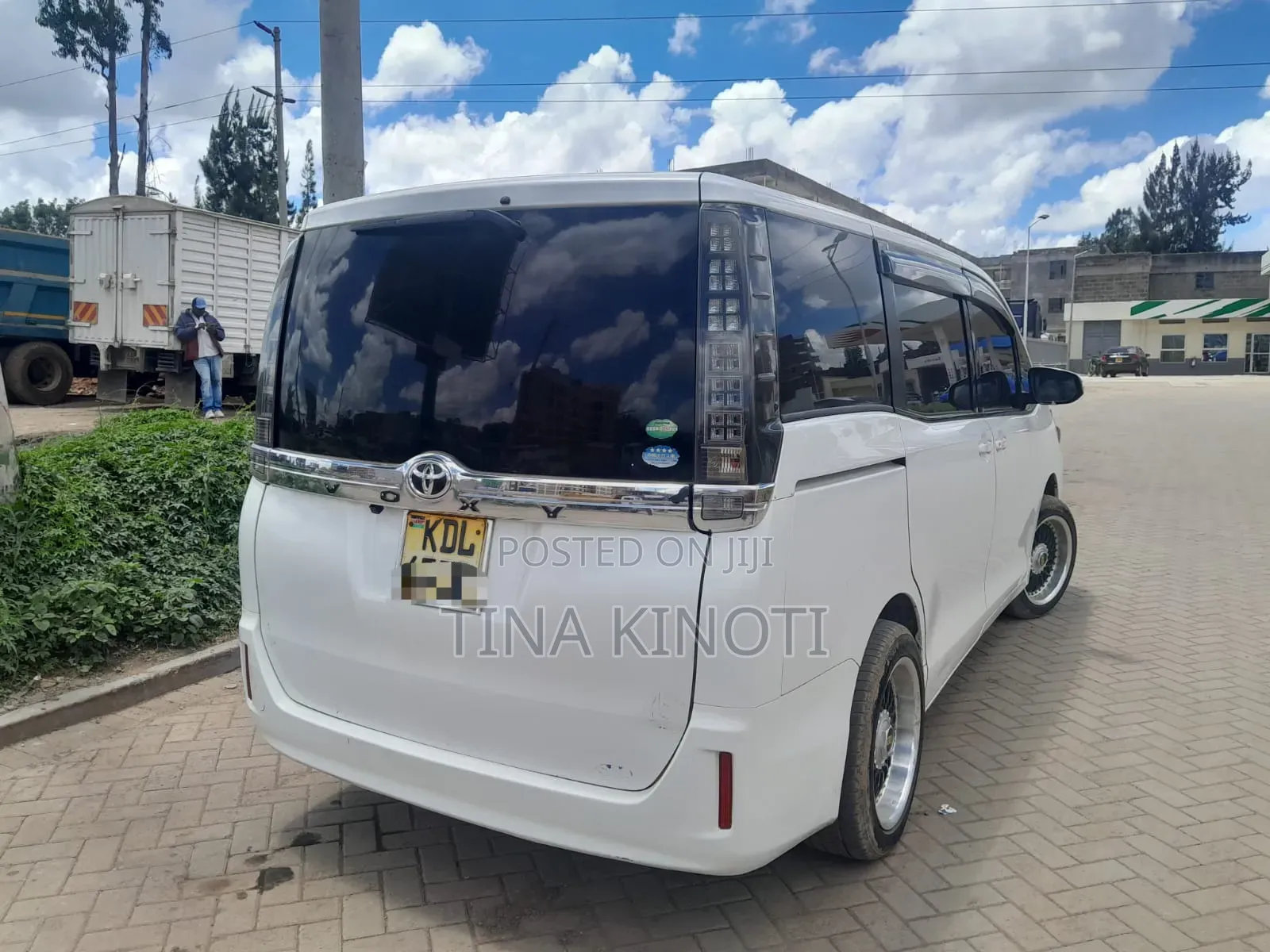 Toyota Voxy 2016 White
