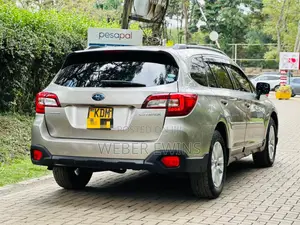 Subaru Outback 2.5i Limited AWD 2017 Gold