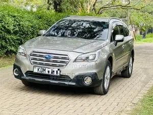 Subaru Outback 2.5i Limited AWD 2017 Gold
