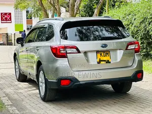 Subaru Outback 2.5i Limited AWD 2017 Gold