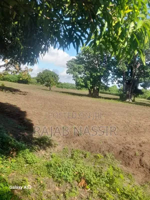 2 and 1⁄2 Acres Plot for Sale