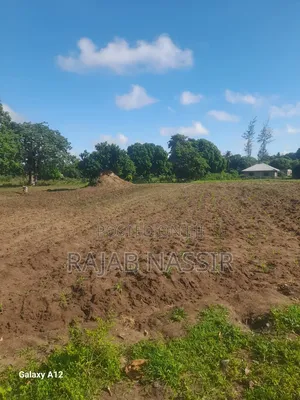 2 and 1⁄2 Acres Plot for Sale