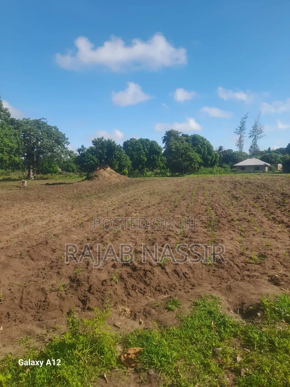 2 and 1⁄2 Acres Plot for Sale