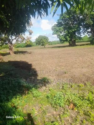 2 and 1⁄2 Acres Plot for Sale
