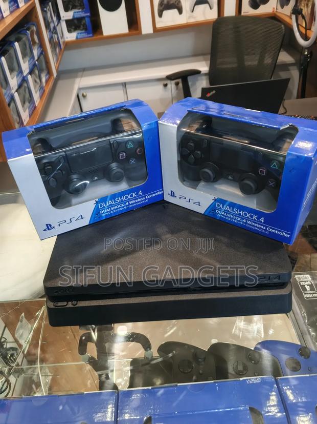 Ps4 Slim + 2 New Controllers + Fc26 Digital Game - thumbnail 2