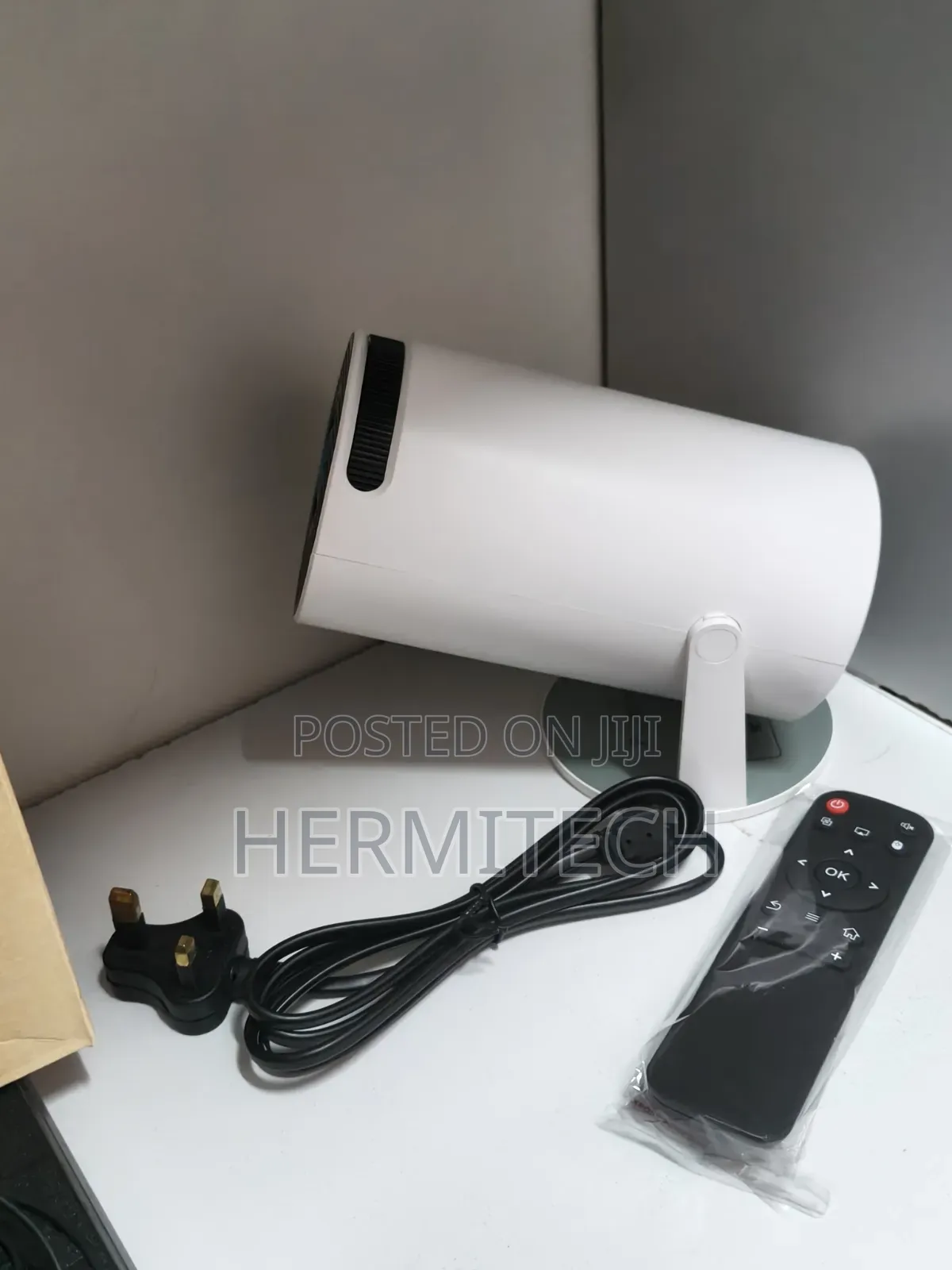 Compatible Hy300 Projector Resolution Videos Display 150 Inches Max