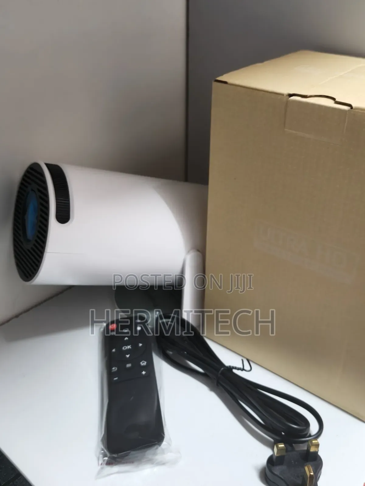 Hy300 Easy to Setup Portable Projector Display 150 Inches Storage 16gb