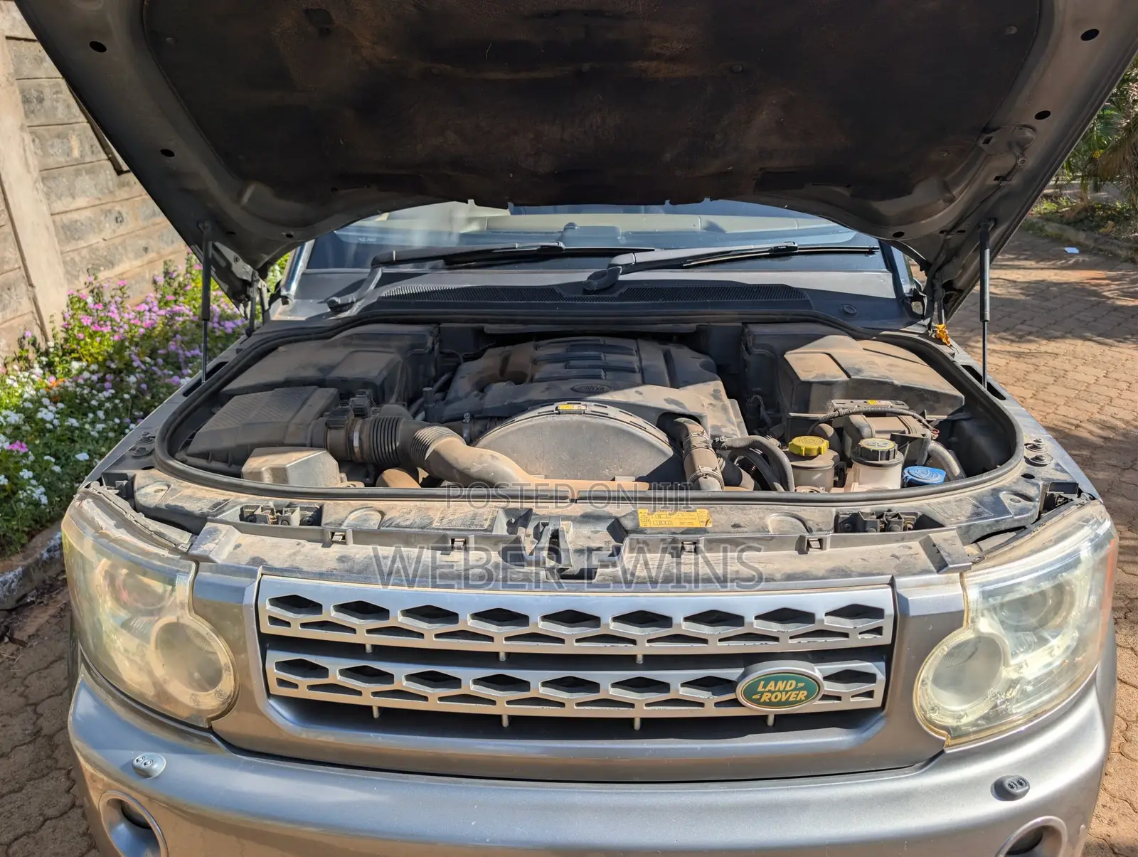 Land Rover Discovery 2010 Silver