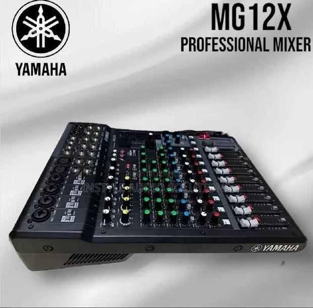12 Channels Original Yamaha Plain Professional Mixer Mg12xu