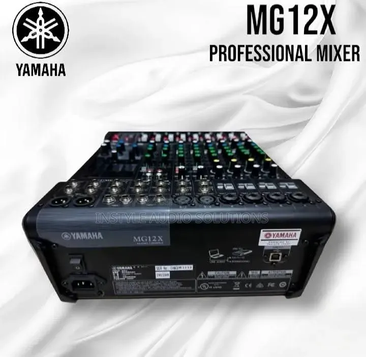 12 Channels Original Yamaha Plain Professional Mixer Mg12xu