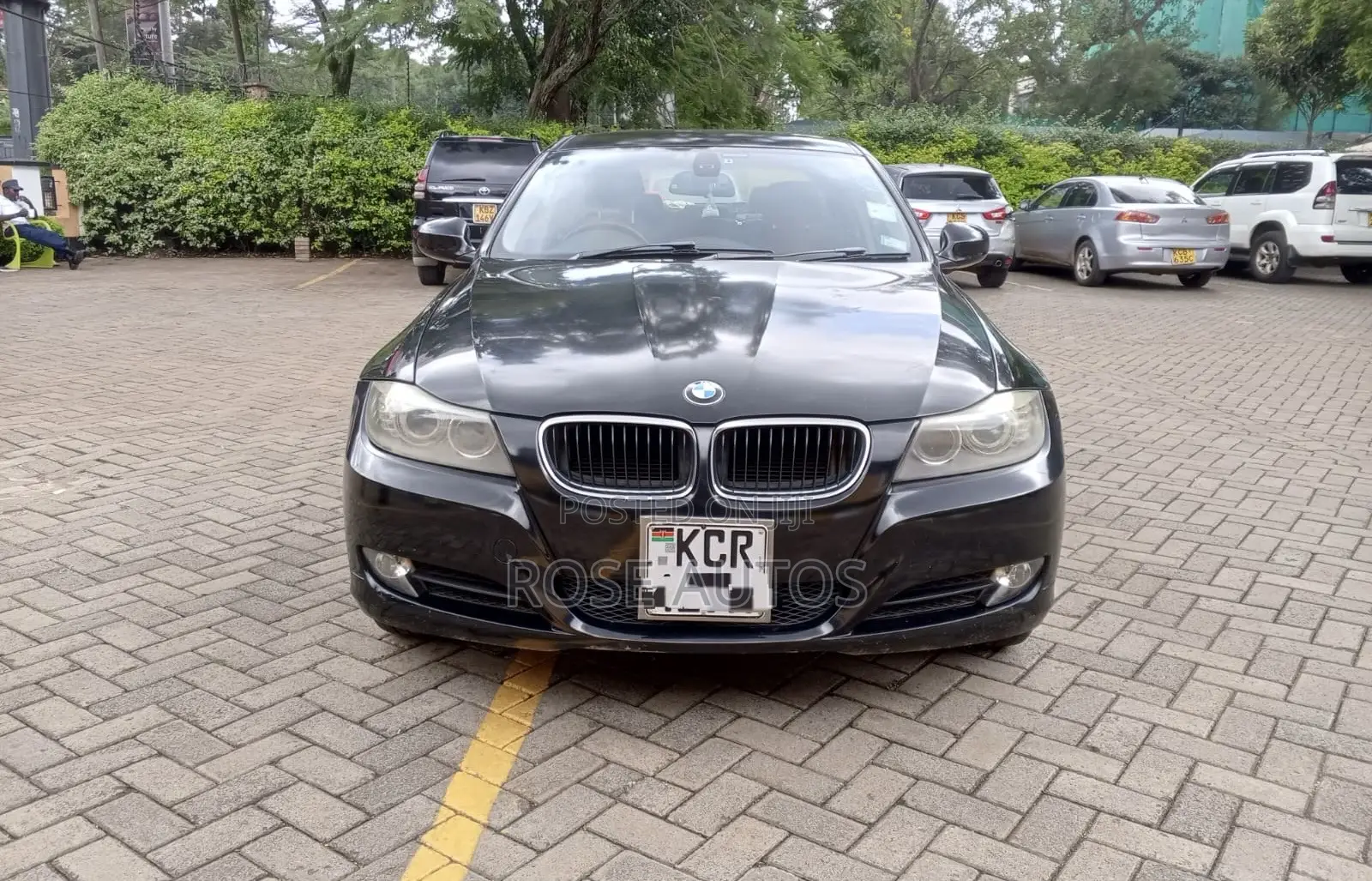 BMW 320i 2011 Black