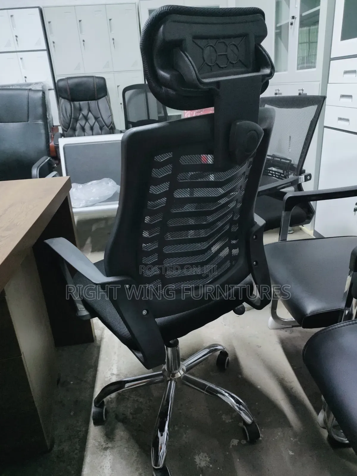 Office Furniture :Office Headrest Chair With Armrest