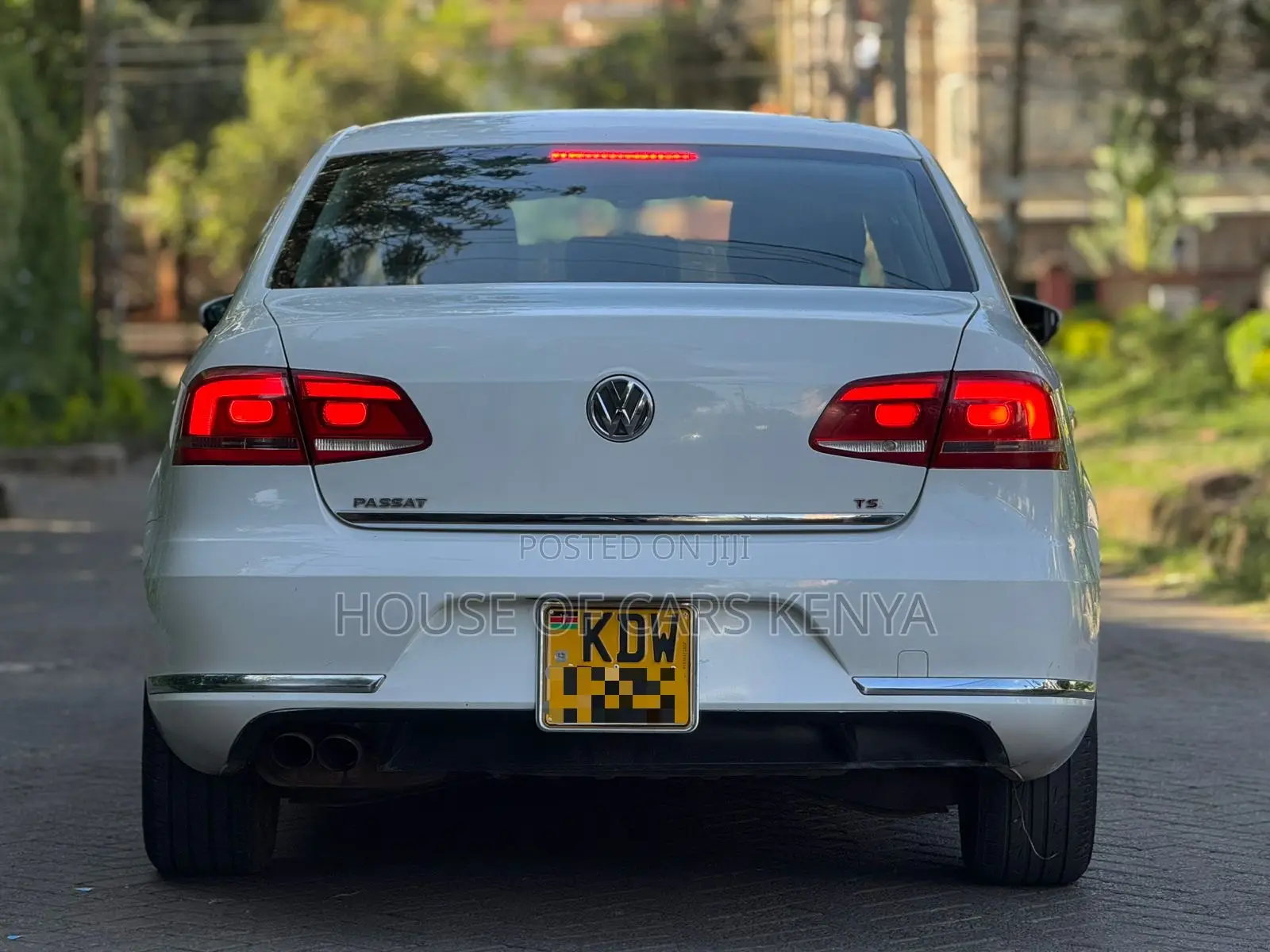 Volkswagen Passat 2013 White