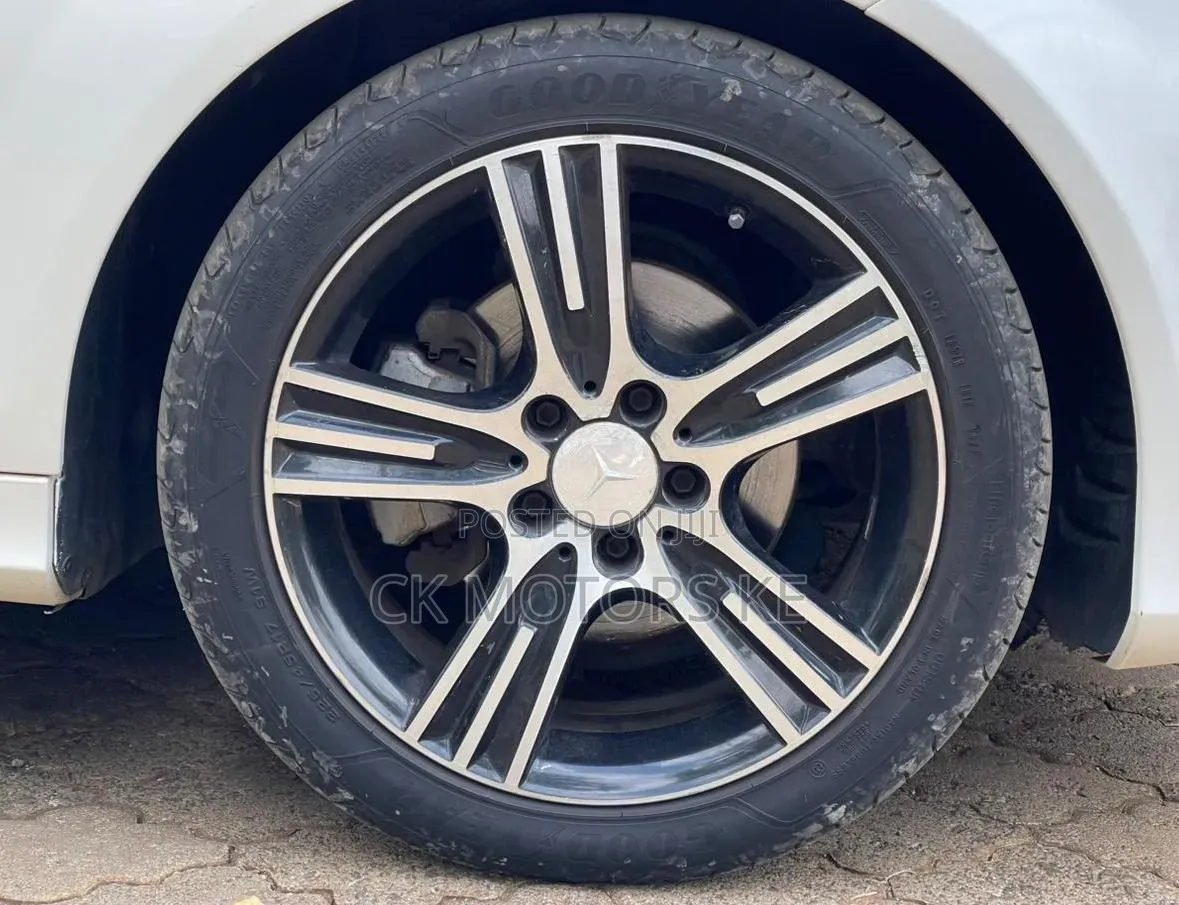 Mercedes-Benz C180 2014 White