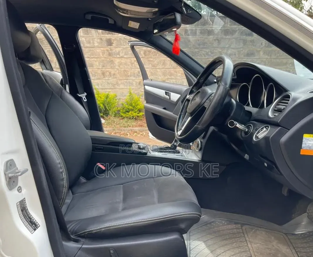 Mercedes-Benz C180 2014 White
