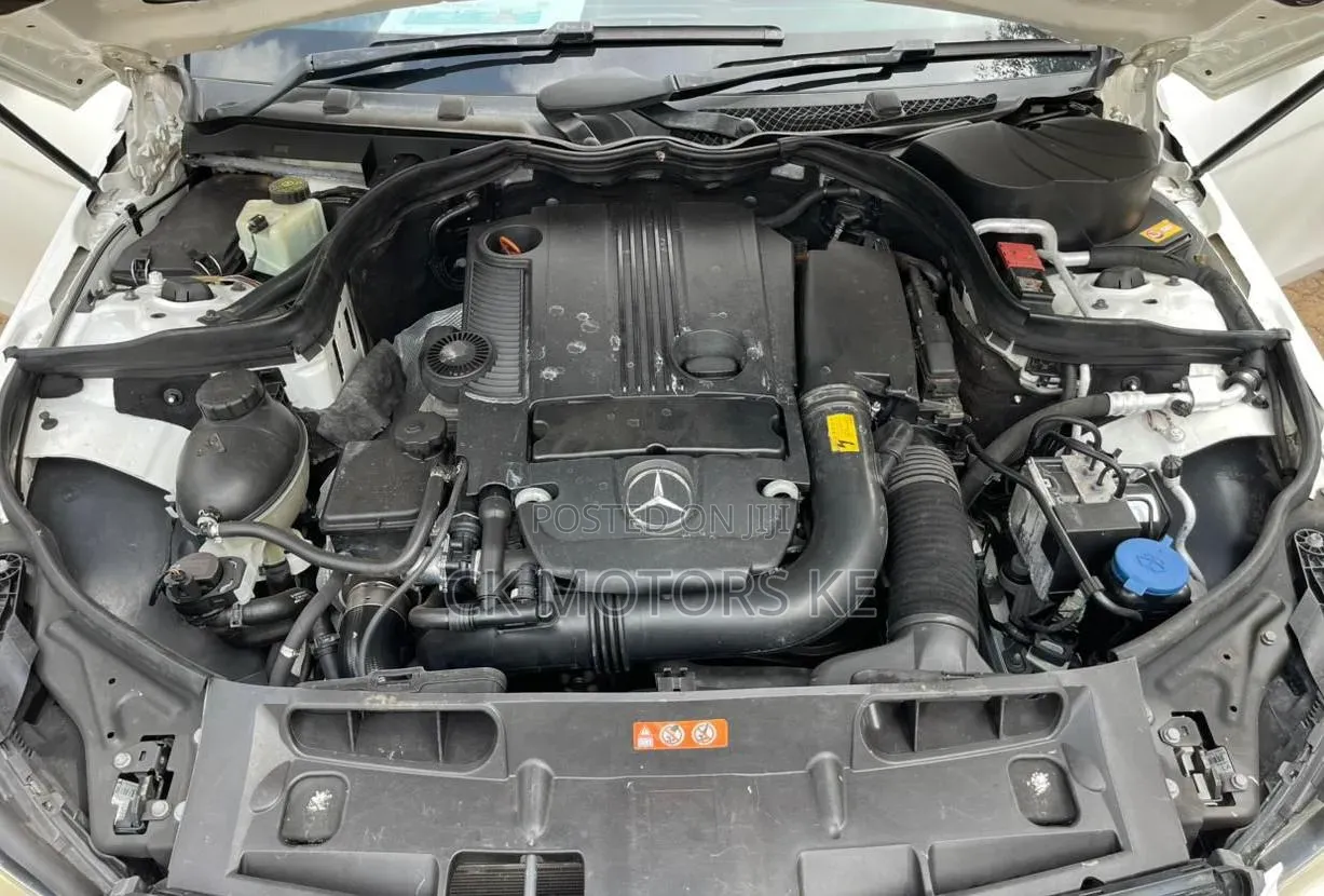 Mercedes-Benz C180 2014 White
