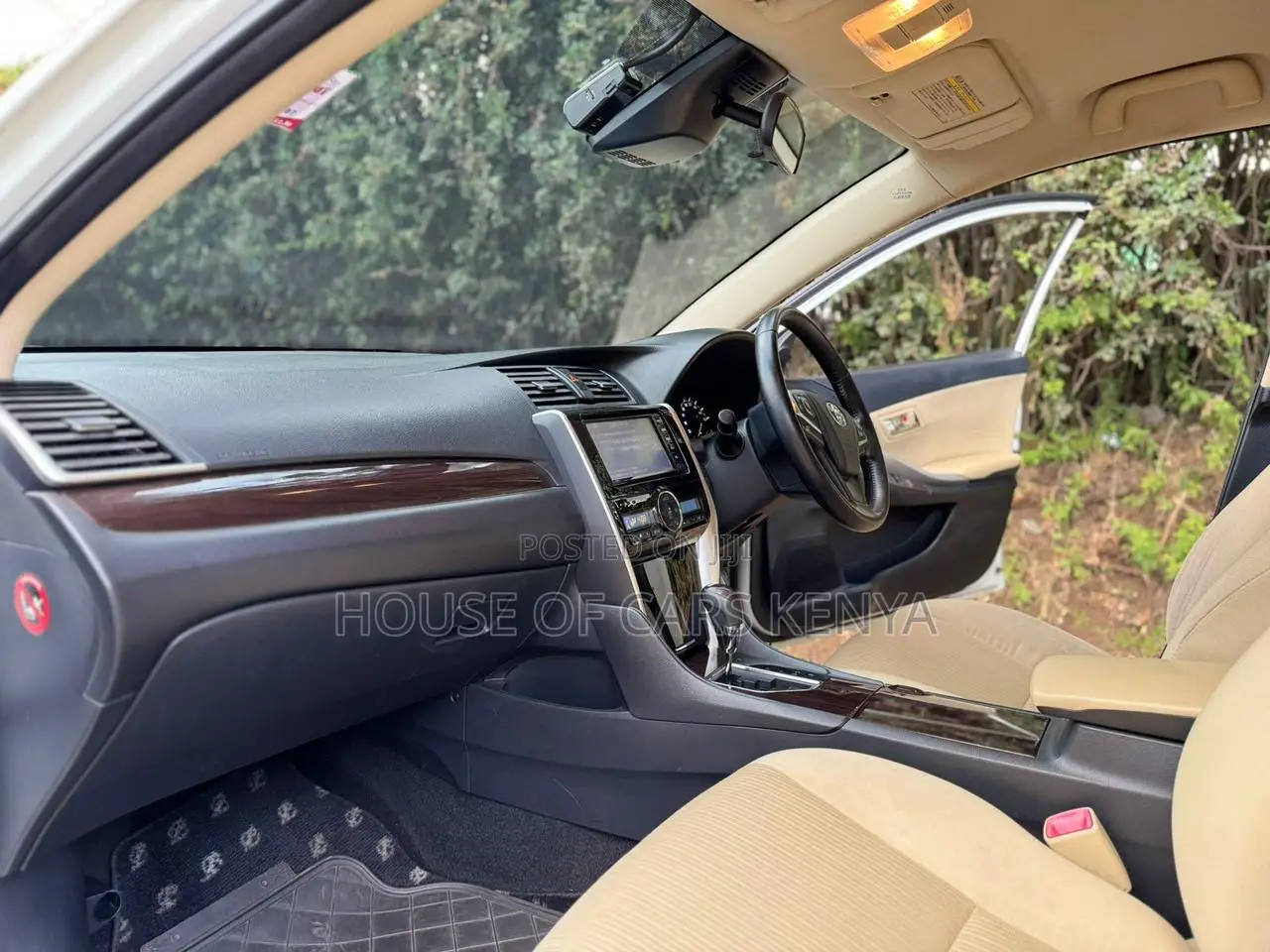Toyota Premio 1.8 FWD 2018 White