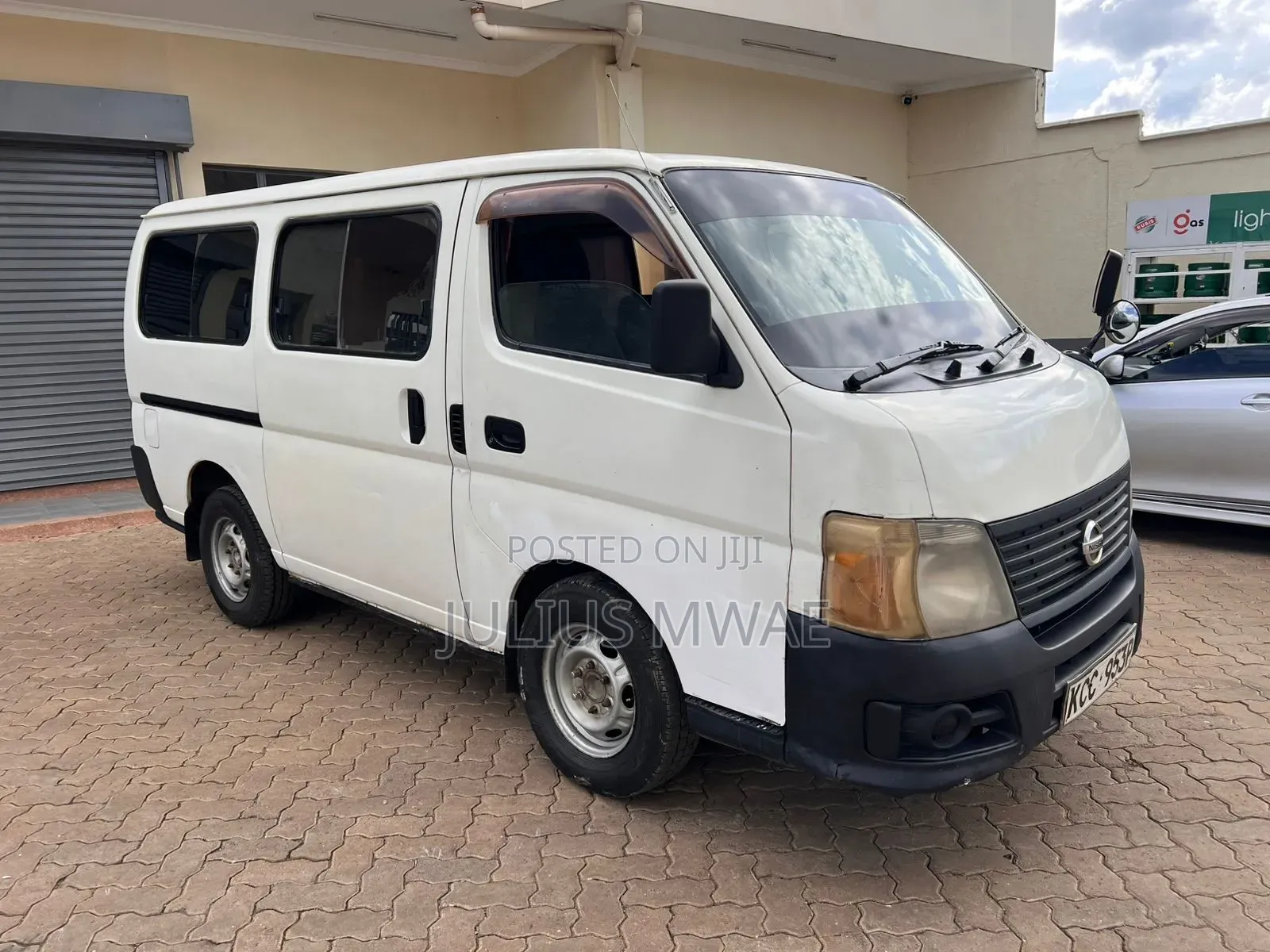 Nissan Caravan (Urvan) 2008 White