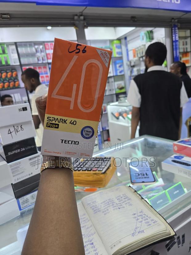 New Tecno Spark 40 Pro+ 256 GB Silver