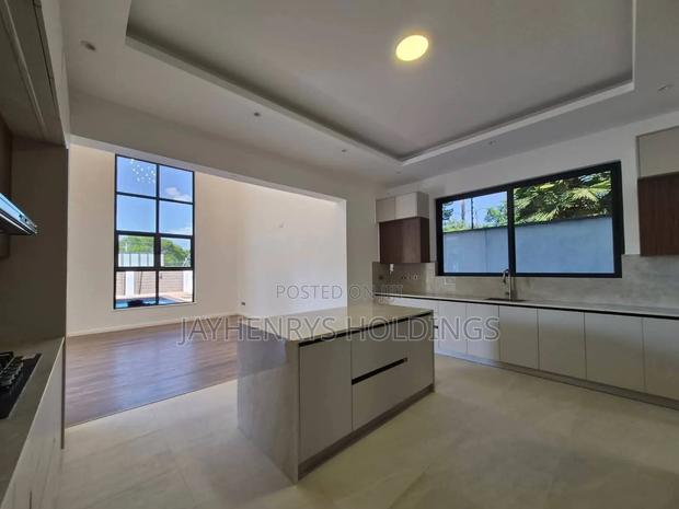 5bdrm Villa in Muthangari for rent - main view