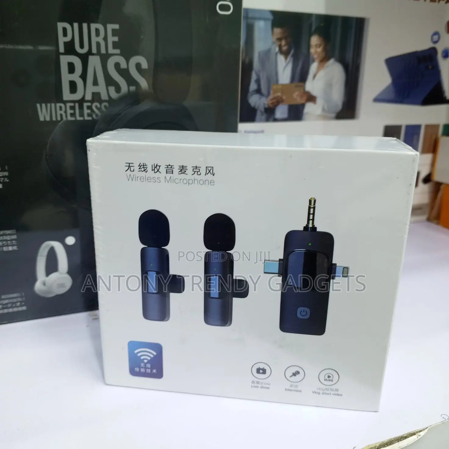 3-in-1 Wireless Lavalier Microphone Usb-C Lightning 3.5mm